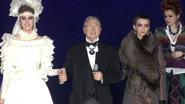 Зайцев открыл Неделю моды в Москве показом ностальгической коллекции