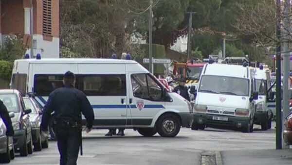 LIVE: Место операции по захвату подозреваемого в убийствах в Тулузе
