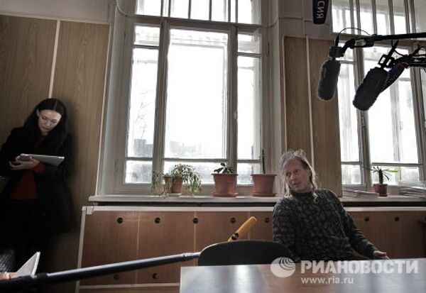 Рассмотрение жалобы на арест певца Криса Кельми Рассмотрение жалобы на арест певца Криса Кельми
