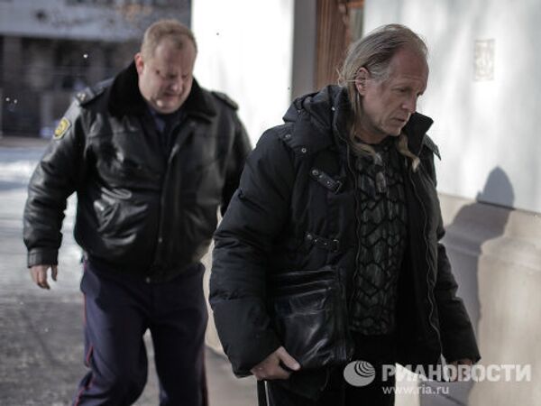 Рассмотрение жалобы на арест певца Криса Кельми Рассмотрение жалобы на арест певца Криса Кельми