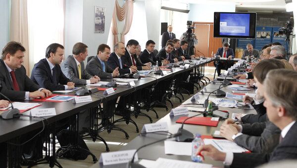 Д.Медведев провел заседание по вопросам коррупции в ситуационном центре ГИБДД по Москве