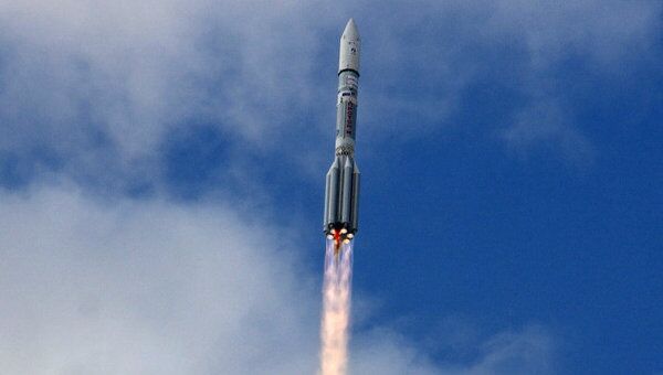 Пуск ракеты Протон-М со спутником Intelsat-22
