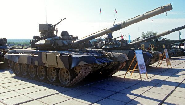 Основной боевой танк Т-90С. Архивное фото