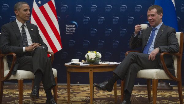 Президент РФ Д.Медведев встретился с президентом США Б. Обамой