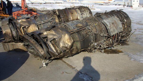 Обломки Су-24, разбившегося под Курганом