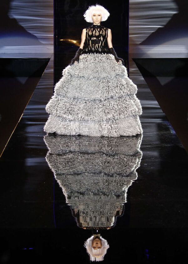 Показ коллекции китайского модного бренда Doveral на Неделе моды в Китае в Пекине