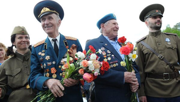 Милиционеры Комсомольска-на-Амуре вернули ветерану похищенные награды