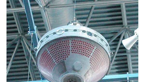 Американский спутник Explorer 8 в Смитсонианском аэрокосмическом музее 