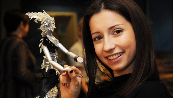 Известные жители Казани делают кукол для благотворительной выставки