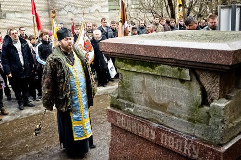 Памятник память история музей реконструкция священник