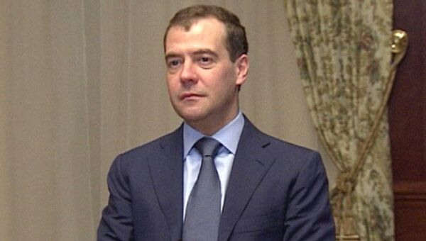 Медведев попросил ГД начать работу над новым антикоррупционным законом
