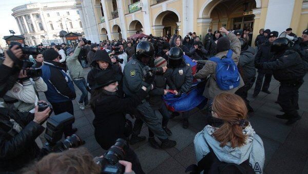 Несанкционированная акция оппозиции в Петербурге