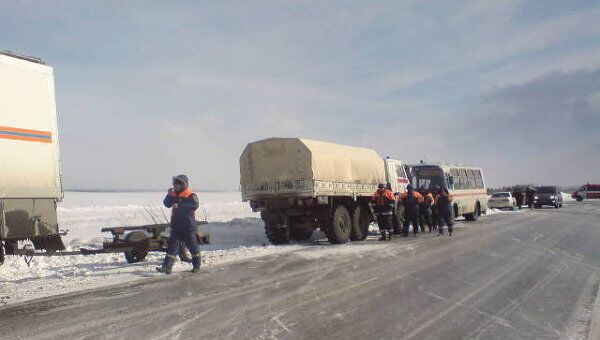Спасение рыбаков с оторвавшейся льдины на Сахалине