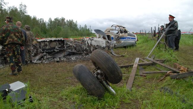 Ан-24 разбился в 150 метрах от посадочной полосы. Видео с места ЧП