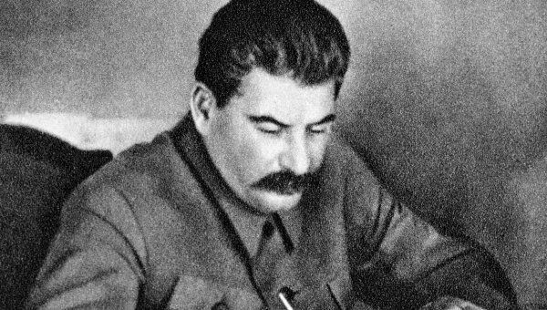 Иосиф Сталин в рабочем кабинете