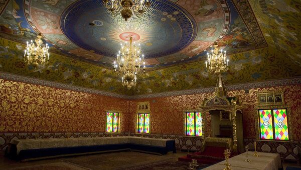 Интерьеры дворца царя Алексея Михайловича в усадьбе Коломенское в Москве