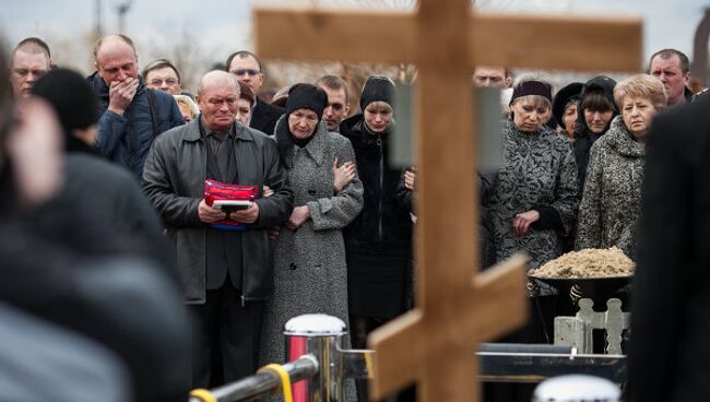 Похороны майора Сергея Солнечникова в городе Волжском