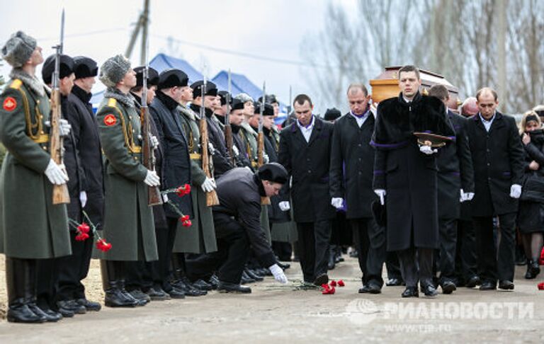 Похороны майора Сергея Солнечникова в городе Волжском