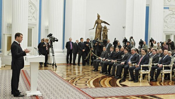 Дмитрий Медведев на встрече с руководителями инициативных групп по созданию политических партий