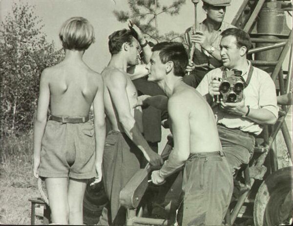 Андрей Тарковский на съемках фильма Иваново детство. 1961 год