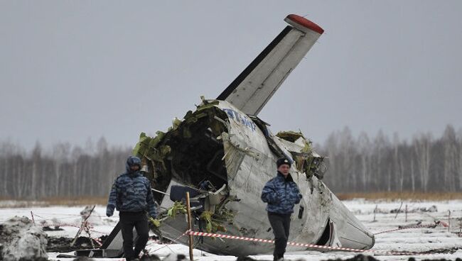 Ситуация на месте крушения самолета ATR-72 под Тюменью. Архив