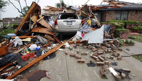 Последствия обрушения на американский штат Техас торнадо