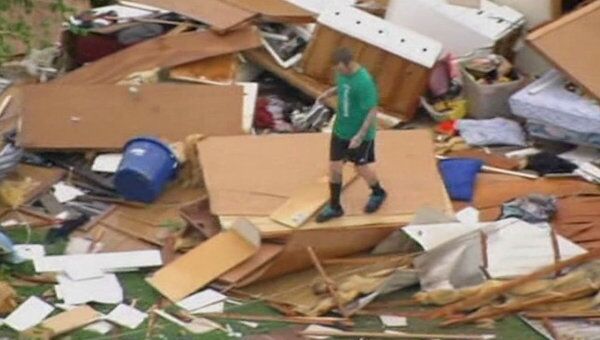 Торнадо превратил дома в Техасе в груду мусора