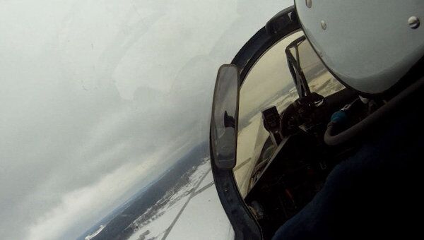Русские витязи летают даже в плохую погоду. Съемка из кабины Су-27