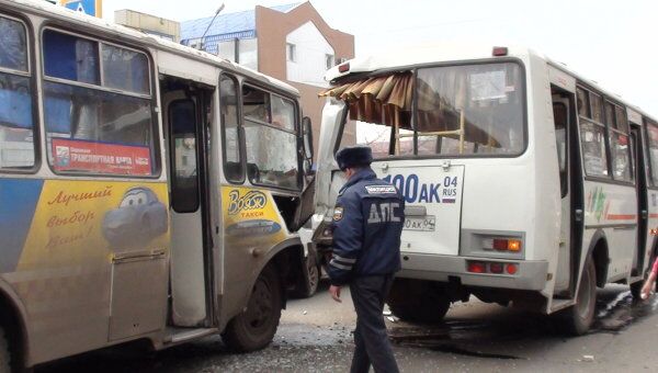Два автобуса столкнулись в Горно-Алтайске