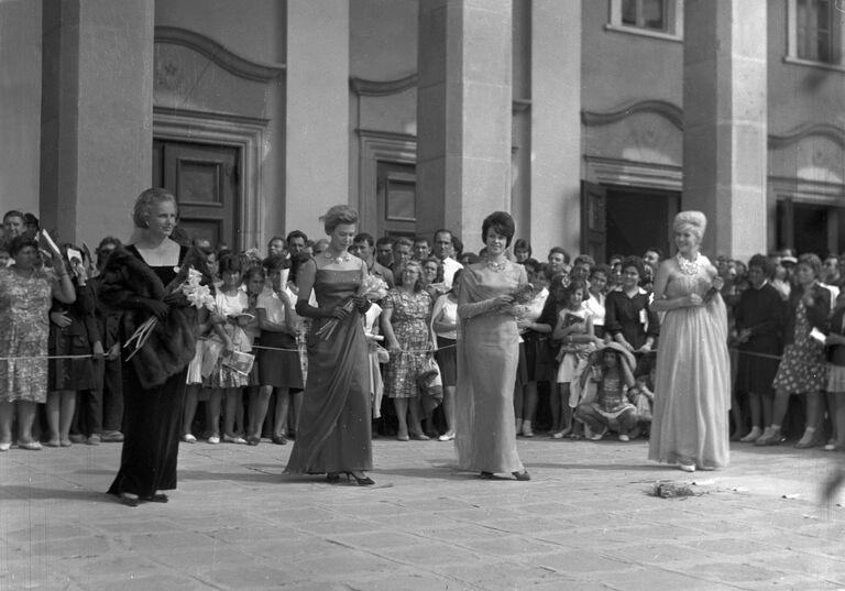 Демонстрация советской моды на международной ярмарке в болгарском городе Пловдиве. 1962 Демонстрация советской моды на международной ярмарке в болгарском городе Пловдиве. 1962
