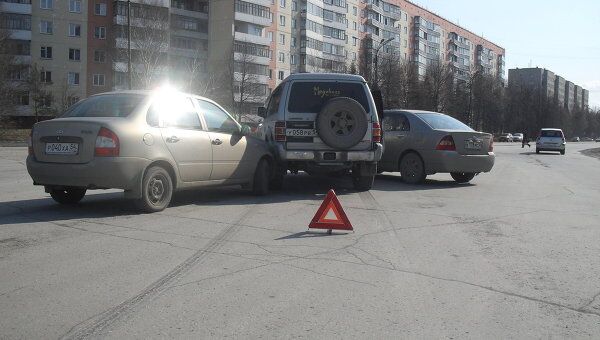 Три автомобиля не поделили дорогу в Бердске