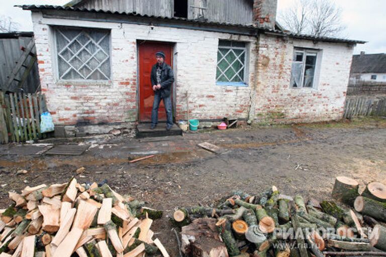 Сход жителей города Гусева в поддержку жестоко избитой подругами Елены Сухоруковой