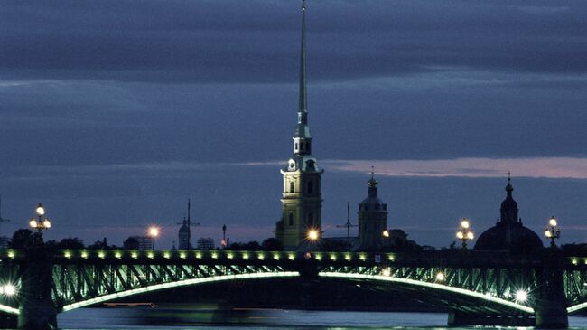 Петропавловская крепость и Дворцовый мост. Архивное фото