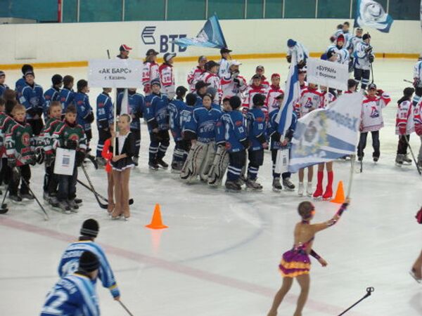 В Воронеже молодые хоккеисты сражаются за Кубок Третьяка