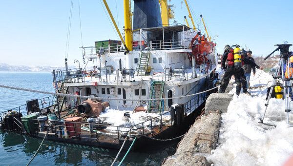 На Камчатке ведутся работы по спасению судна «Тихон Сёмушкин» 