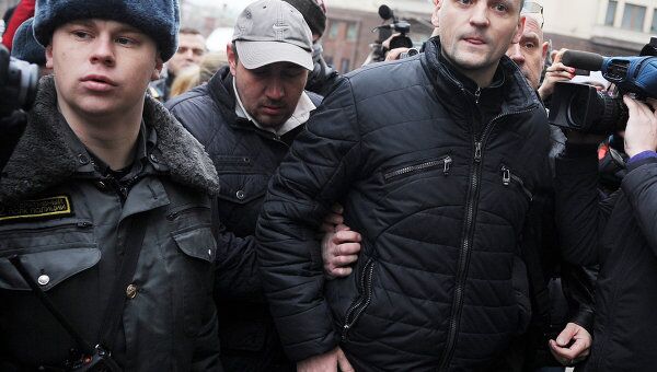 Удальцов задержан у здания Госдумы