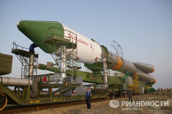 Подготовка с запуску грузового космического корабля Прогресс М-65