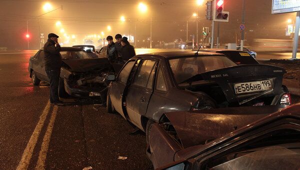 Пьяный водитель стал виновником столкновения четырех машин на юге Москвы