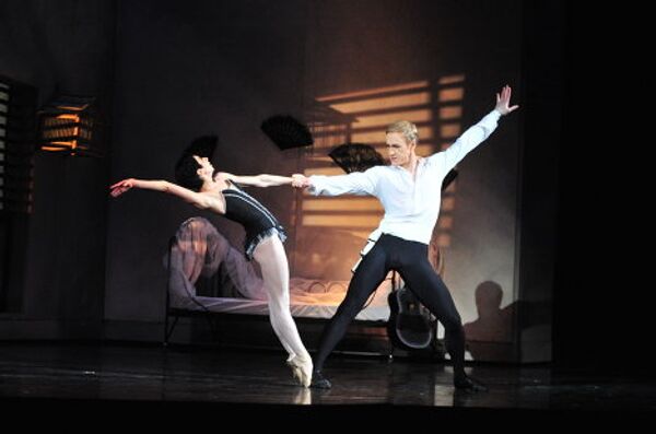 Сцена из балета Кармен Новосибирского театра оперы и балета