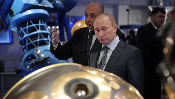 Премьер-министр РФ Владимир Путин в День космонавтики посетил Московский планетарий