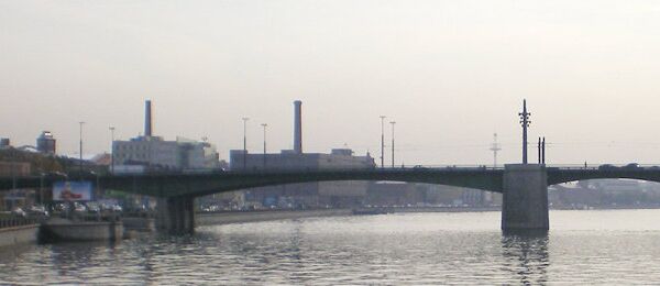 Кантемировский мост в Санкт-Петербурге
