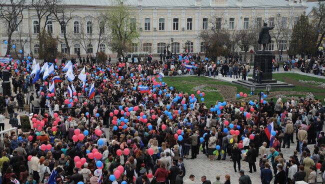 Митинг в поддержку избранного мэра Астрахани Михаила Столярова