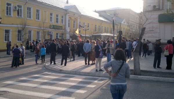 Часть митингующих в поддержку Шеина пыталась пройти к мэрии Астрахани
