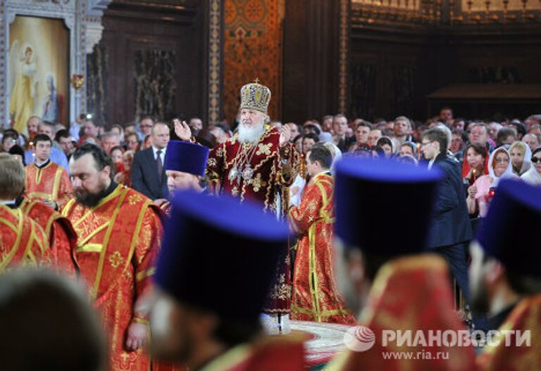 Пасхальное богослужение в храме Христа Спасителя в Москве