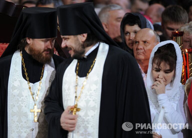 Пасхальное богослужение в храме Христа Спасителя в Москве