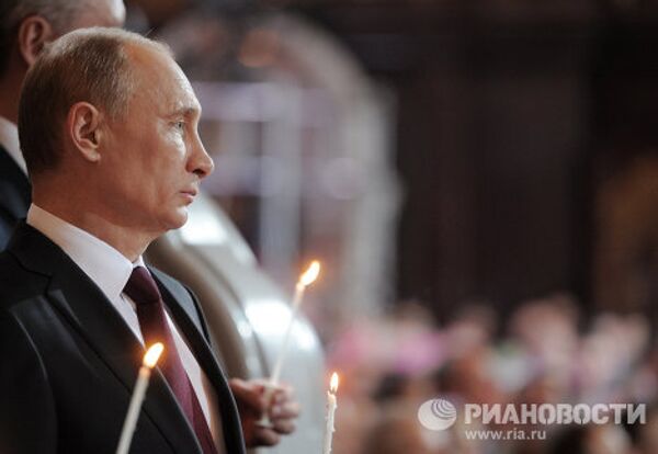 Владимир Путин на праздничном пасхальном богослужении в храме Христа Спасителя