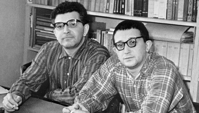 Аркадий и Борис Стругацкие, архивное фото