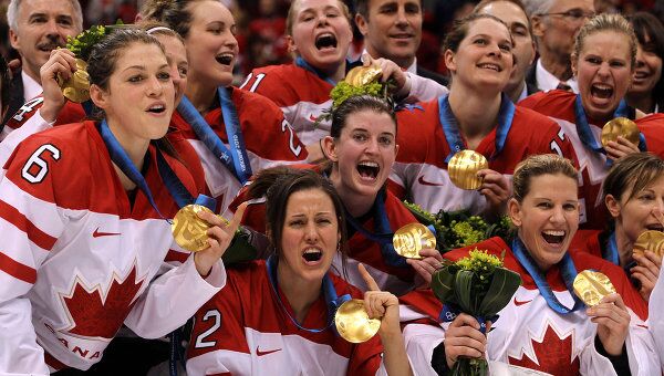 Канадские хоккеистки завоевали золотые медали Олимпиады-2010