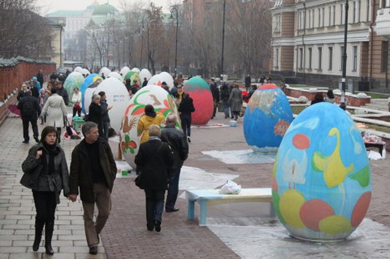 Фестиваль Живое искусство в Лаврушинском переулке в Москве 