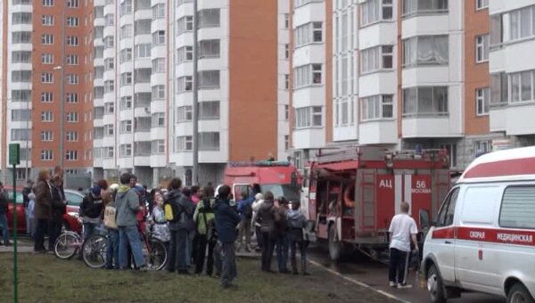 Пожарные спасли человека из горящей квартиры в Бутово